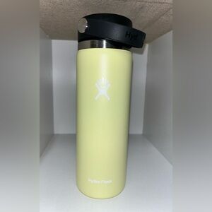 Hydro flask 20oz water bottle- pastel yellow